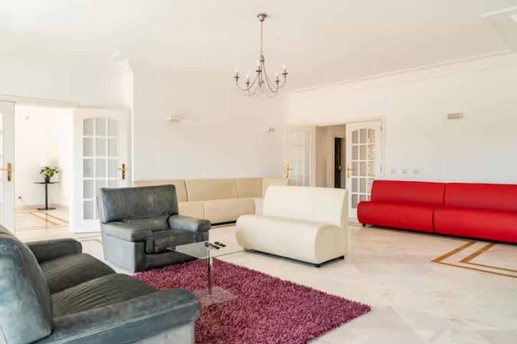 Privee Bed & Breakfast *