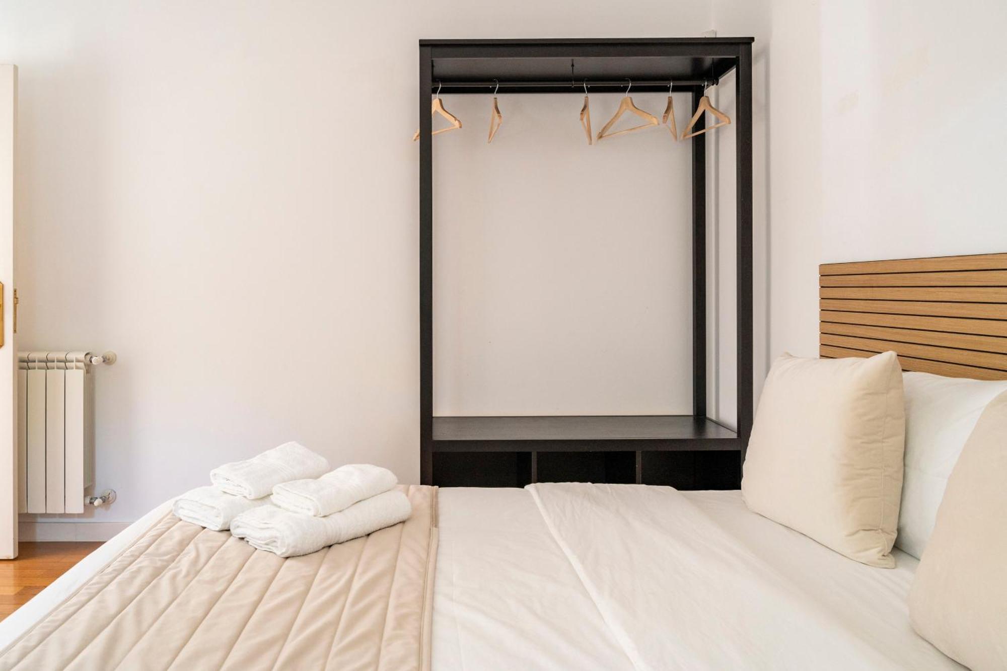 Privee Bed & Breakfast *